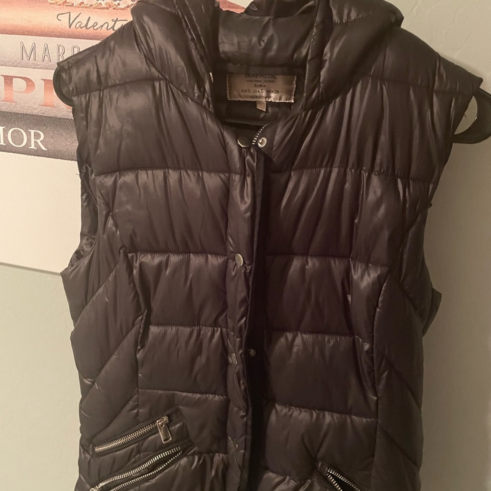 Zara black puffer vest